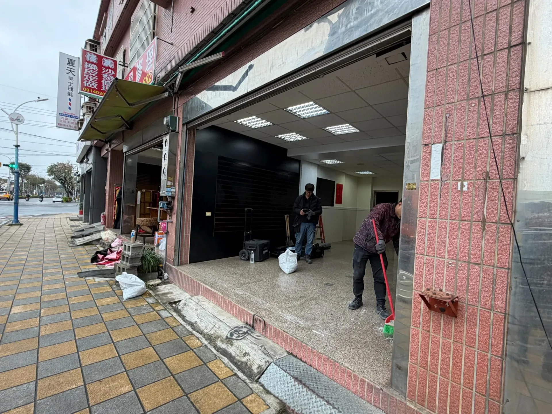 中壢鋁門窗拆除｜Before and after